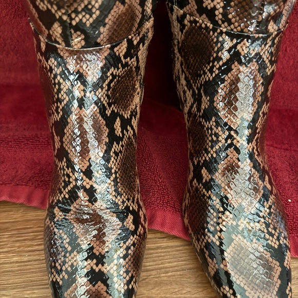 ANTONIO MELANIE Dark Brown  Python Snake Patent Leather  Boots SZ 8M Orig. $198 - Picture 3 of 10